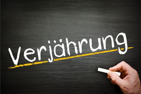 Foto: Verjährung auf eine Tafel mit Kreide geschrieben